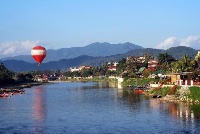 Consiana Hotel Vang Vieng Extérieur photo